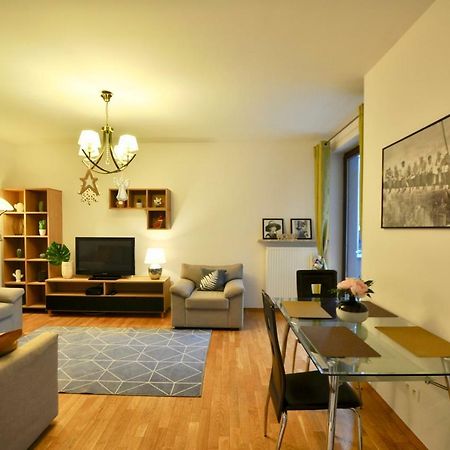 Mlociny Metro Apartment Varşovia Exterior foto