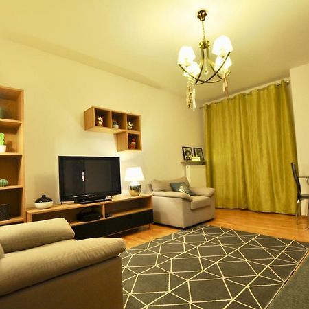 Mlociny Metro Apartment Varşovia Exterior foto
