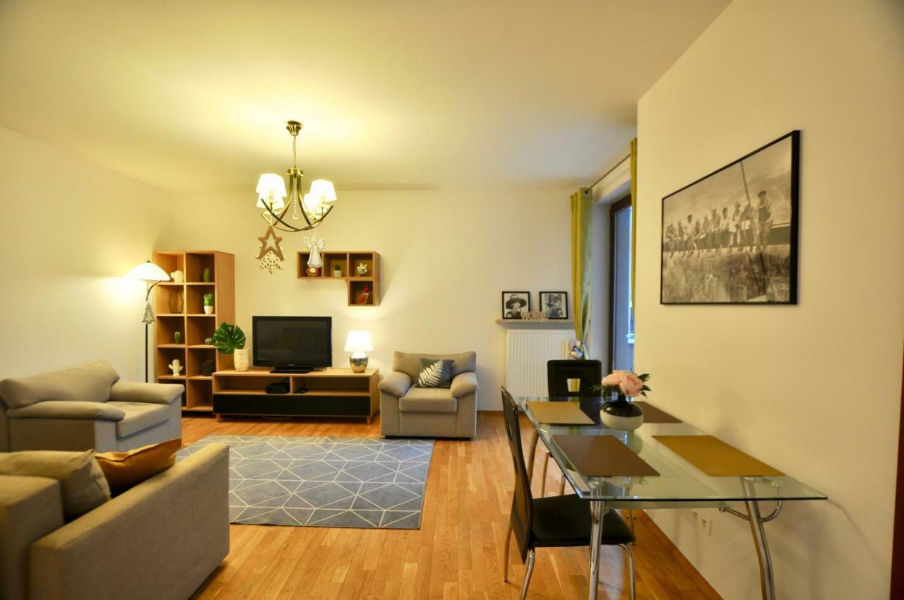 Mlociny Metro Apartment Varşovia Exterior foto