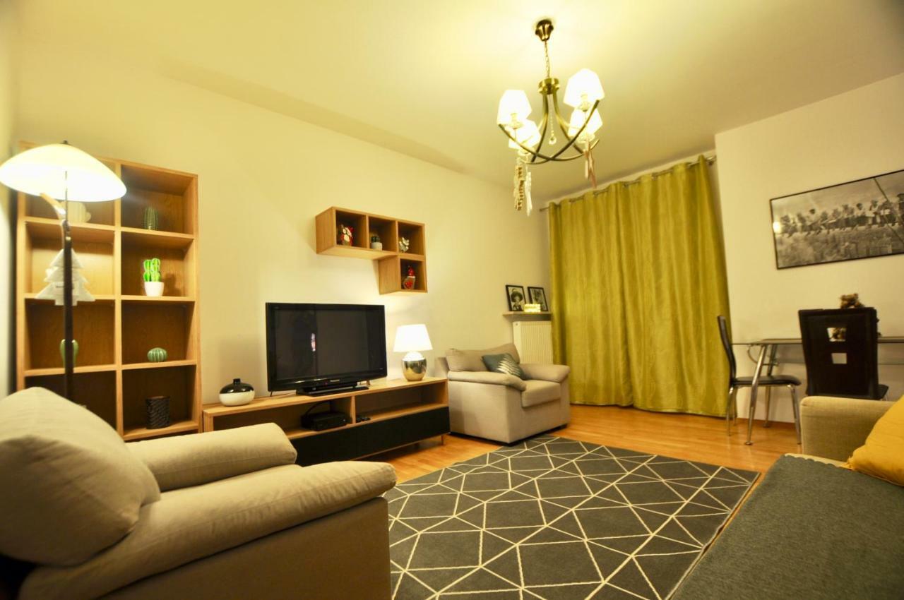 Mlociny Metro Apartment Varşovia Exterior foto